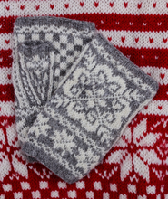 Finn Fingerless Mitts Pattern
