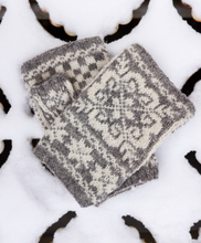 Finn Fingerless Mitts Pattern