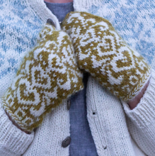 Larsdatter Mitten Pattern
